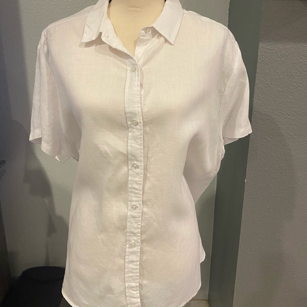 Tommy Bahama linen button down blouse